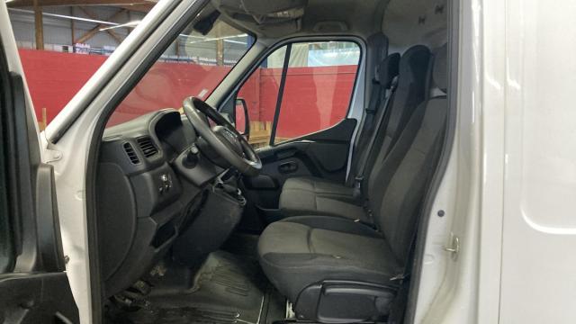 Renault Master image 2