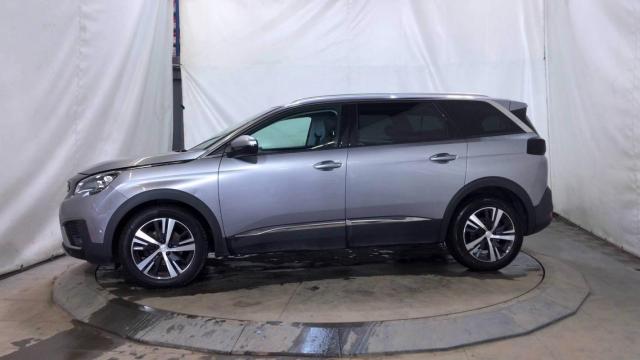 Peugeot 5008 image 2