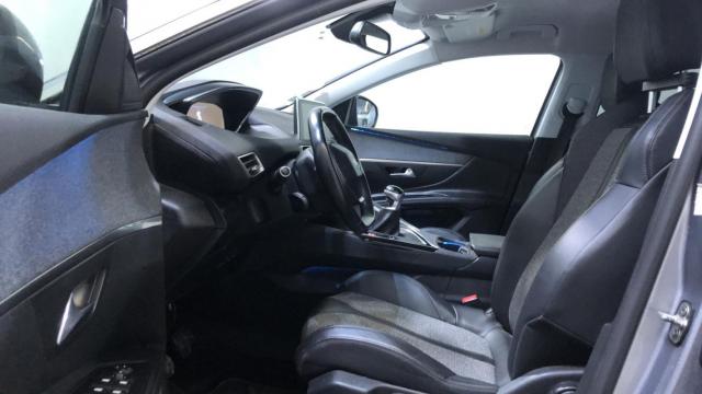 Peugeot 5008 image 4