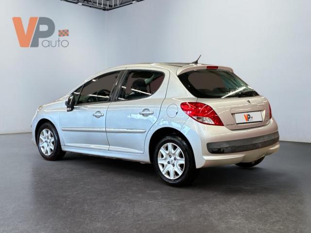 Peugeot 207 image 7