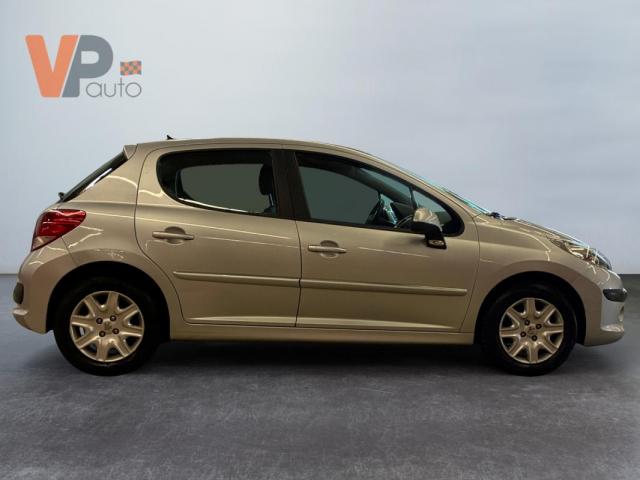Peugeot 207 image 6