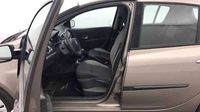 Renault Clio image 8