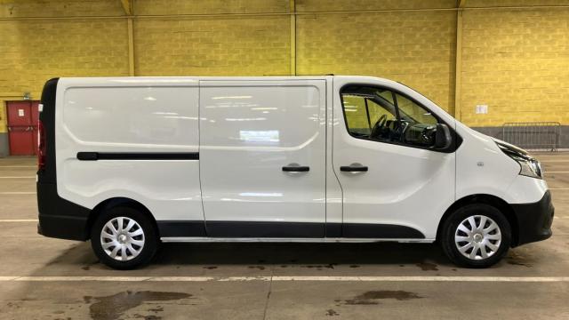 Renault Trafic image 1