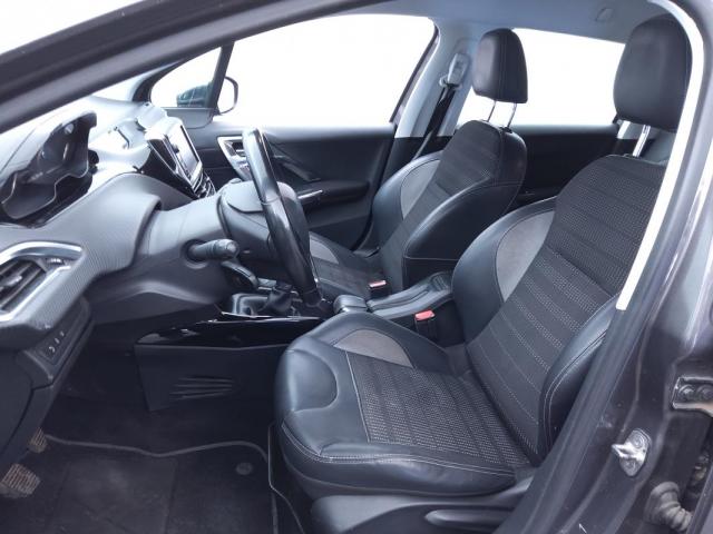 Peugeot 2008 image 6