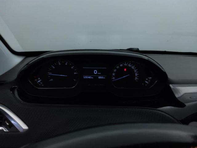 Peugeot 2008 image 3