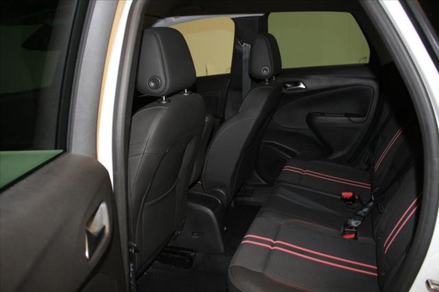 Opel Crossland image 2