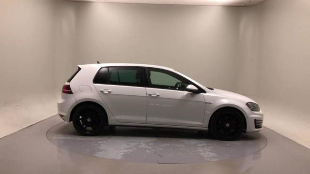 Volkswagen Golf image 4