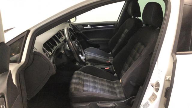 Volkswagen Golf image 2