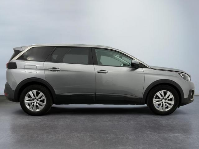 Peugeot 5008 image 8