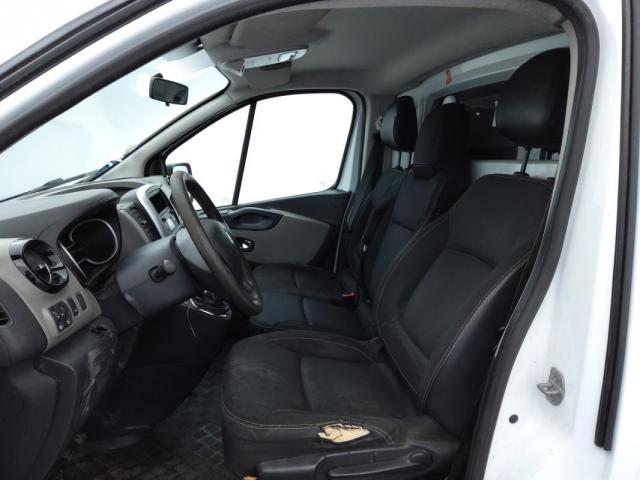 Renault Trafic image 2
