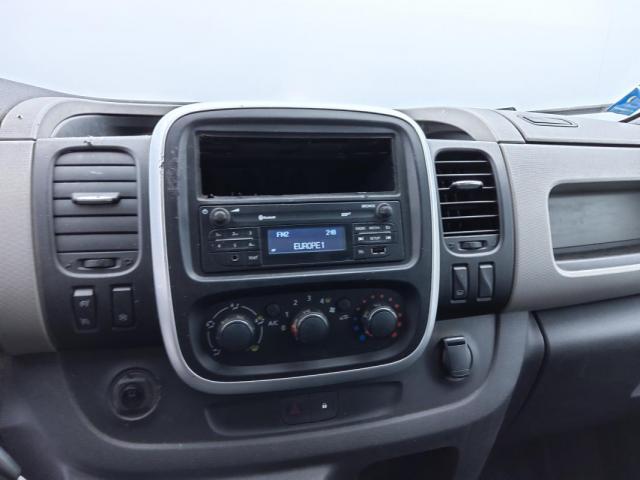 Renault Trafic image 8