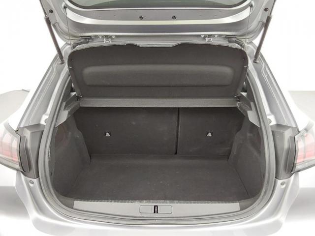 Peugeot 208 image 2