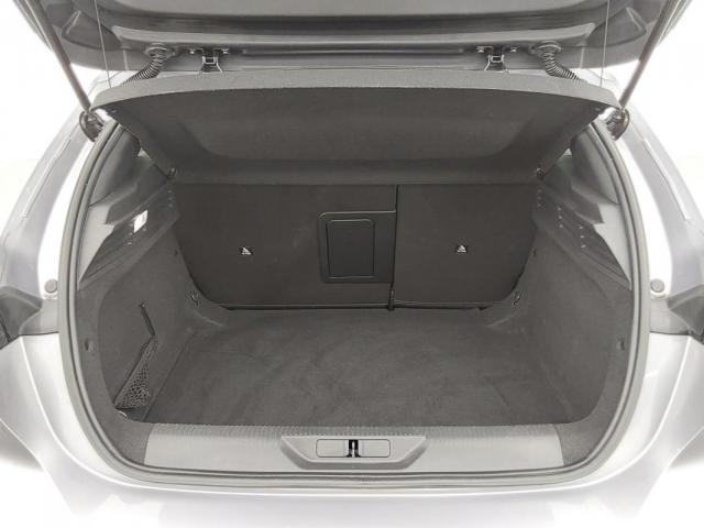 Peugeot 308 image 1