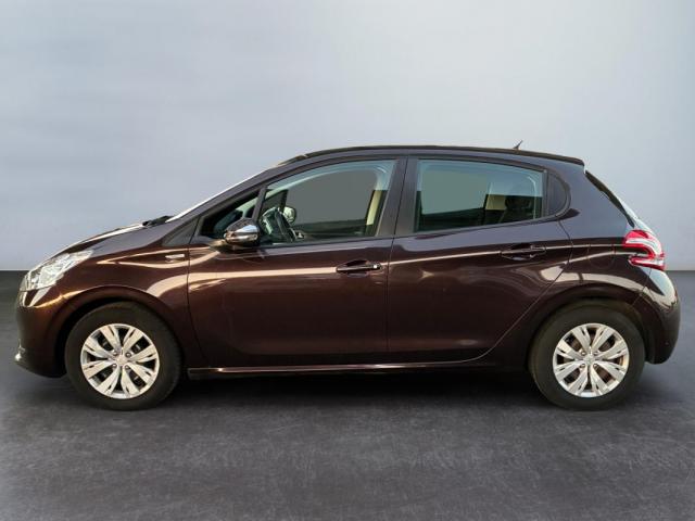 Peugeot 208 image 8