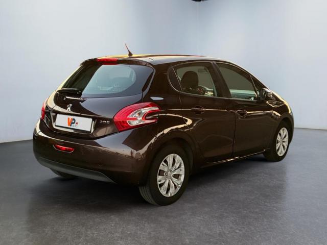 Peugeot 208 image 6