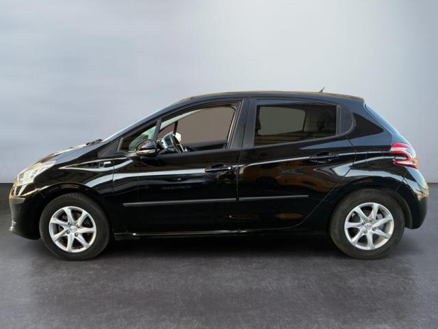 Peugeot 208 image 1