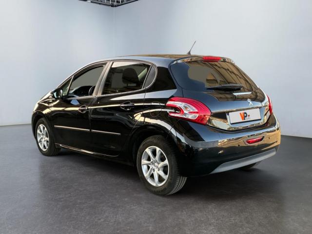 Peugeot 208 image 8