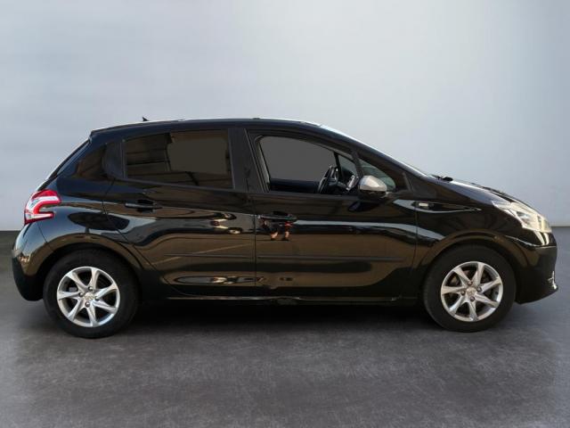 Peugeot 208 image 5