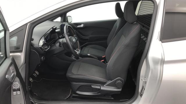 Ford Fiesta image 3