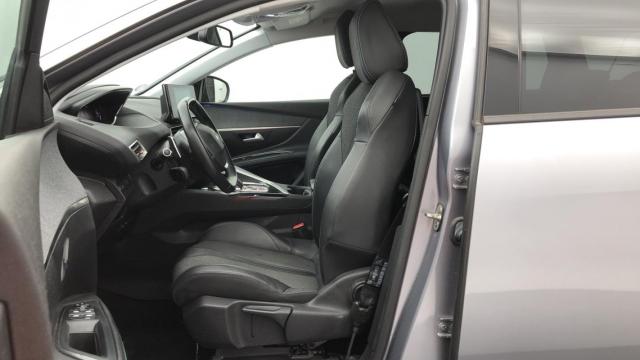 Peugeot 5008 image 6