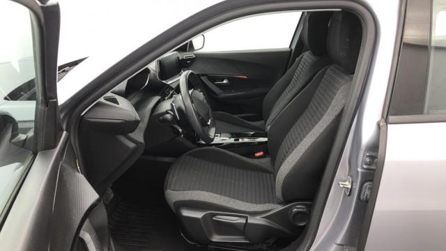 Peugeot 2008 image 5