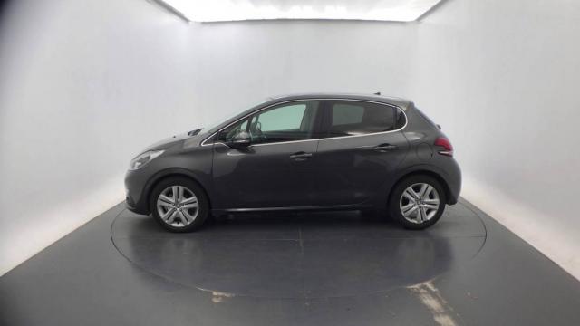 Peugeot 208 image 7