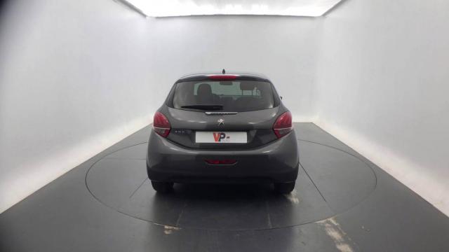 Peugeot 208 image 1