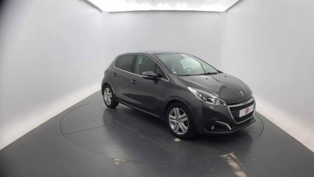Peugeot 208 image 2