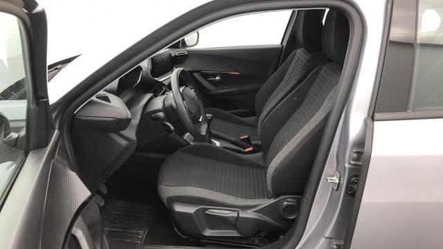 Peugeot 2008 image 4