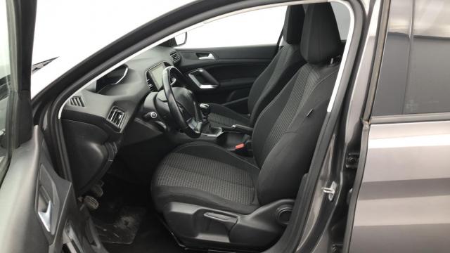 Peugeot 308 image 2