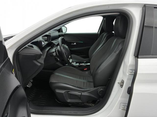 Peugeot 208 image 3