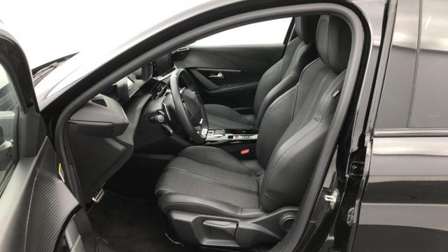 Peugeot 208 image 6