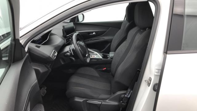 Peugeot 3008 image 3