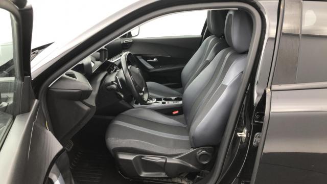 Peugeot 2008 image 8