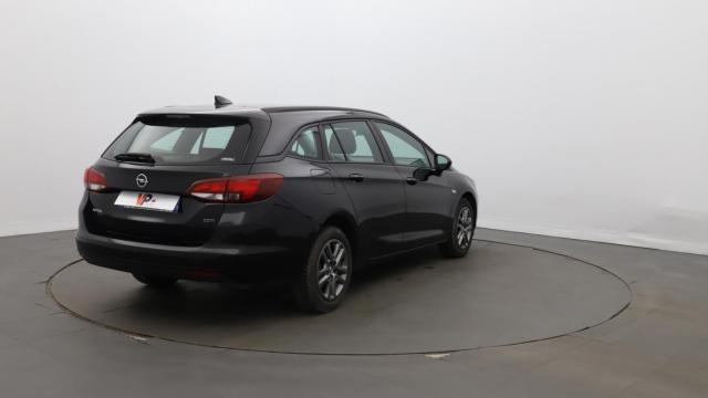 Opel Astra Sports Tourer image 8