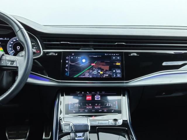 Audi Q8 image 1