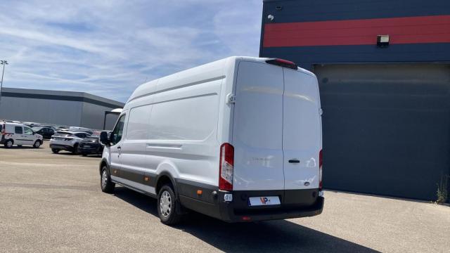 Ford Transit image 6