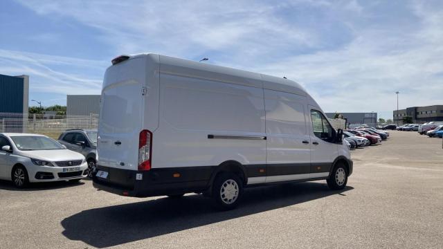 Ford Transit image 8