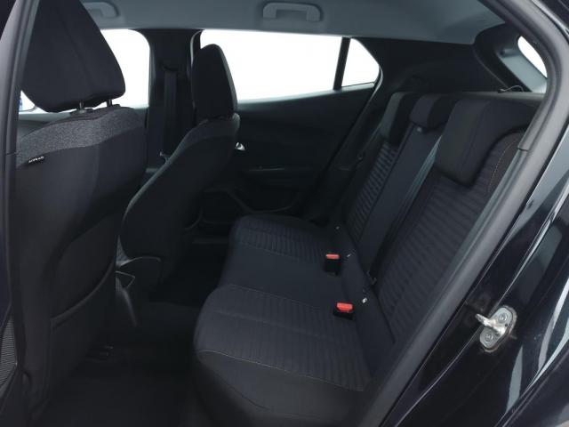 Peugeot 2008 image 8