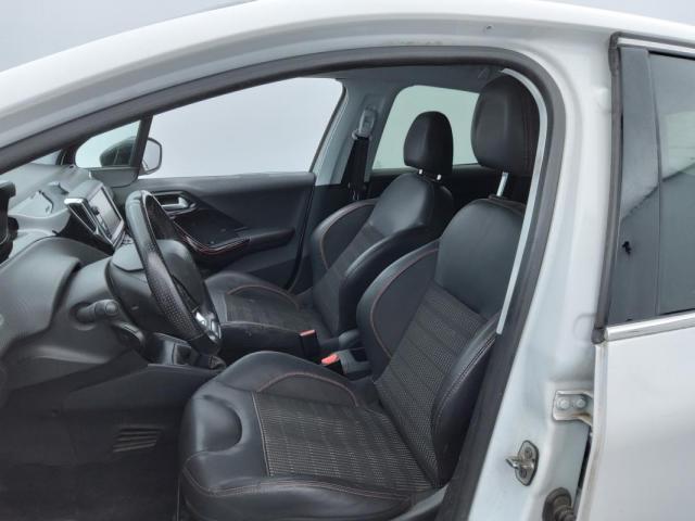 Peugeot 208 image 4