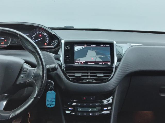 Peugeot 208 image 3