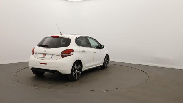 Peugeot 208 image 6