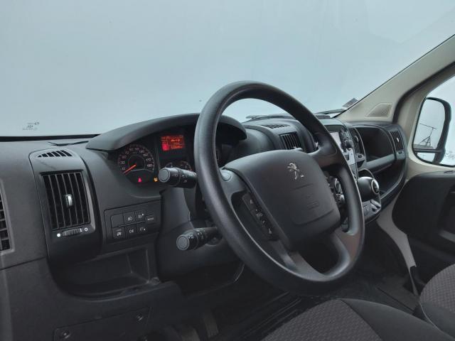 Peugeot Boxer image 1