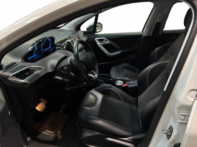 Peugeot 2008 image 3