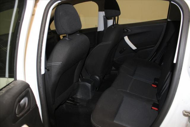 Peugeot 208 image 6
