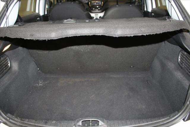 Peugeot 208 image 5