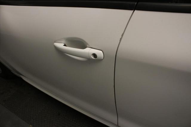 Peugeot 208 image 7