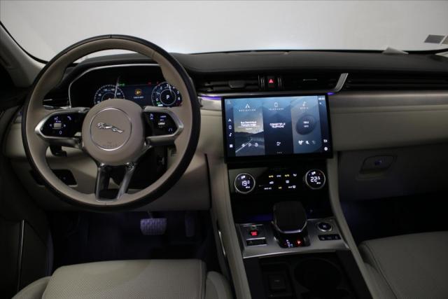 Jaguar F-Pace image 3