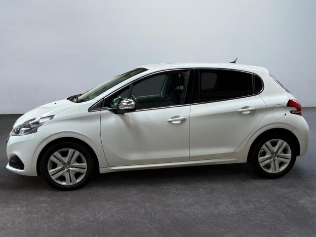 Peugeot 208 image 2