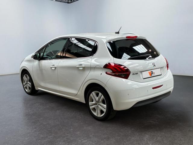 Peugeot 208 image 3